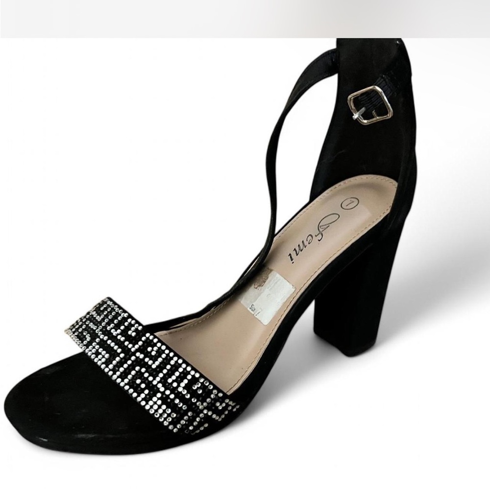 Elegant Black Heeled Sandals